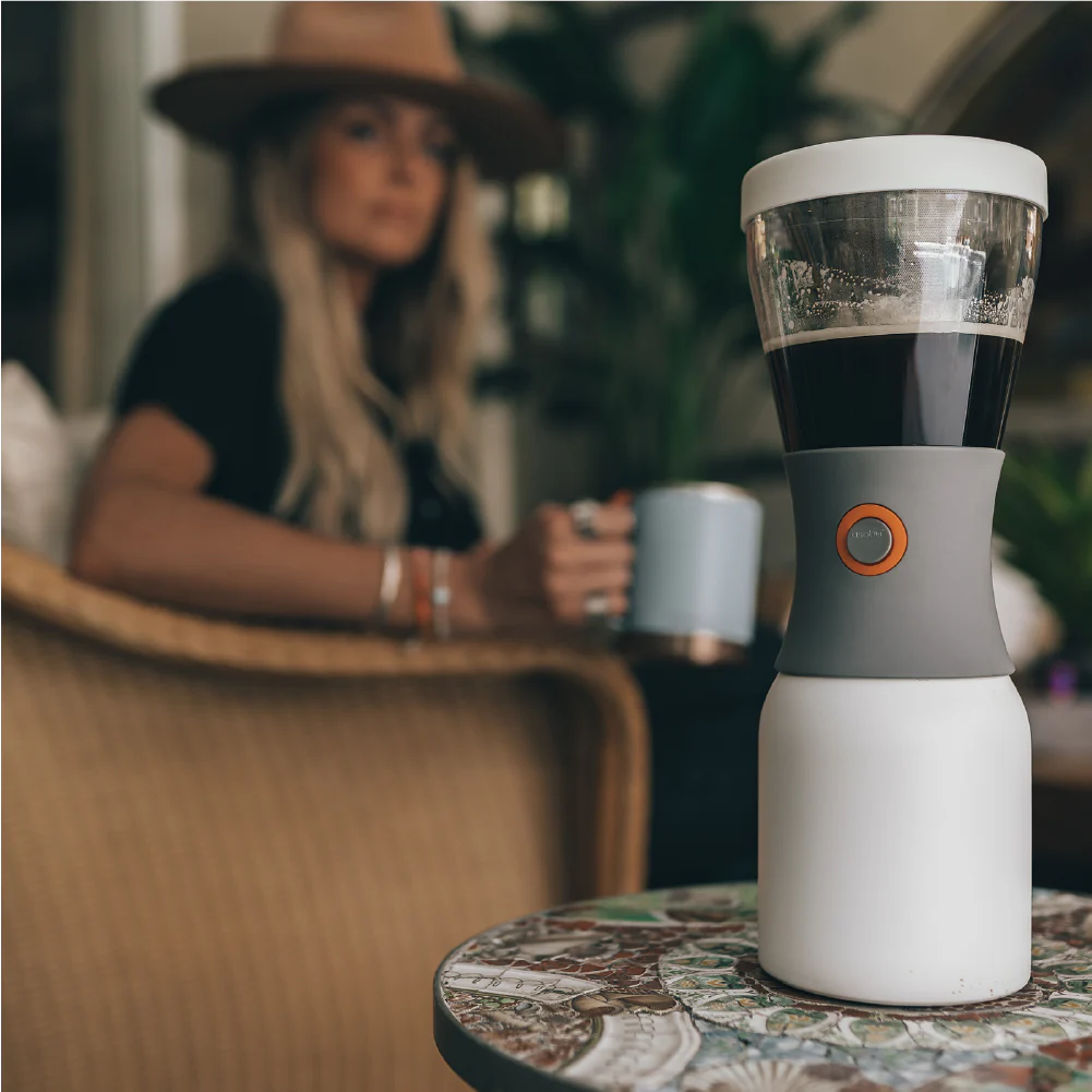 White Cold Brew Coffee Maker - Image 7